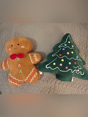 Set of 2 Holiday Plush Pillows - Gingerbread Man & Christmas Tree Accent Decor